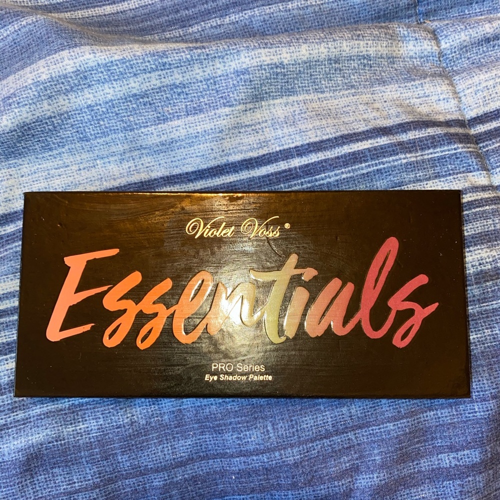 Violet Voss Essentials Eyeshadow Palette